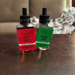Bath & Body Works Wallflowers Red and Green Holiday Fragrance Refills